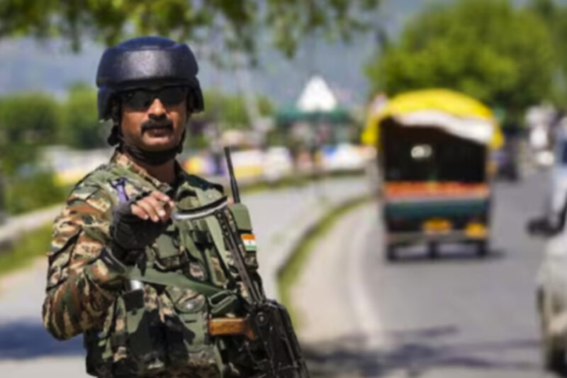 காஷ்மீரில் சுற்றுலாவுக்கு தடை! பயங்கரவாத அச்சுறுத்தல் அதிகரிப்பு!