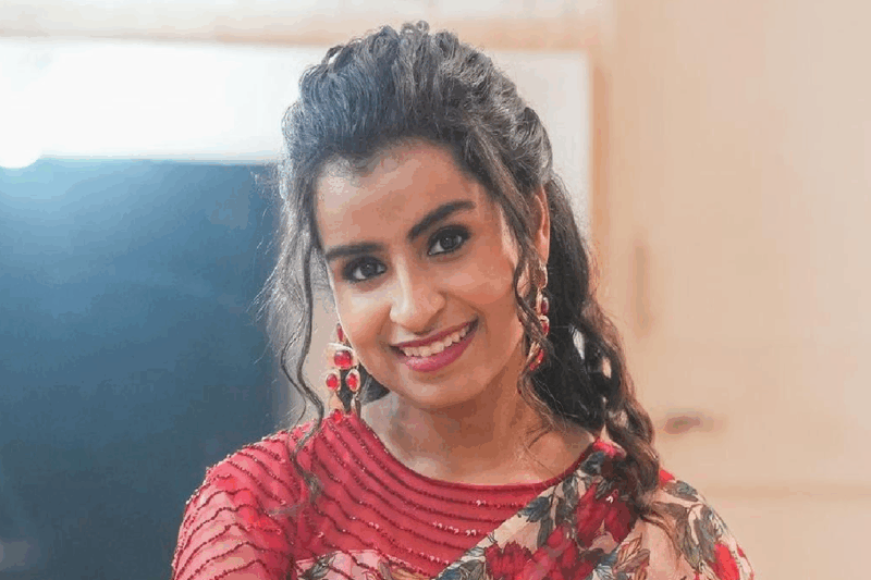 ஹீரோயினாக மாறிய சிவாங்கி – ரெட் கார்ப்பெட் லெவல் ஃபோட்டோஷூட் ஸ்டில்கள் வெளியீடு!