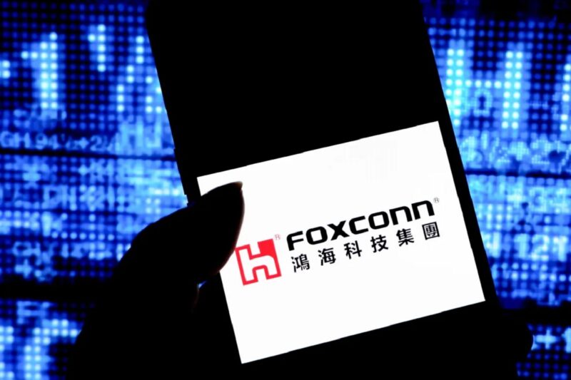 ஆப்பிளின் ‘சீனா வெளியேற்றம்’ ஆரம்பம்! Foxconn’s ரூ. 3,706 கோடி மெகா சிப் ஆலை இந்தியாவில்