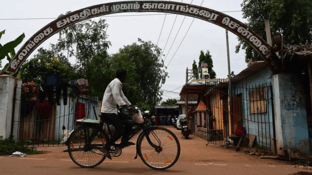 தாயகம் திரும்பும் அகதிகள்! இலங்கையின் வரலாற்றுச் சிறப்புமிக்க முடிவு – சட்டத் தடைகள் நீக்கம்! கண்ணீருடன் காத்திருக்கும் உறவுகள்!