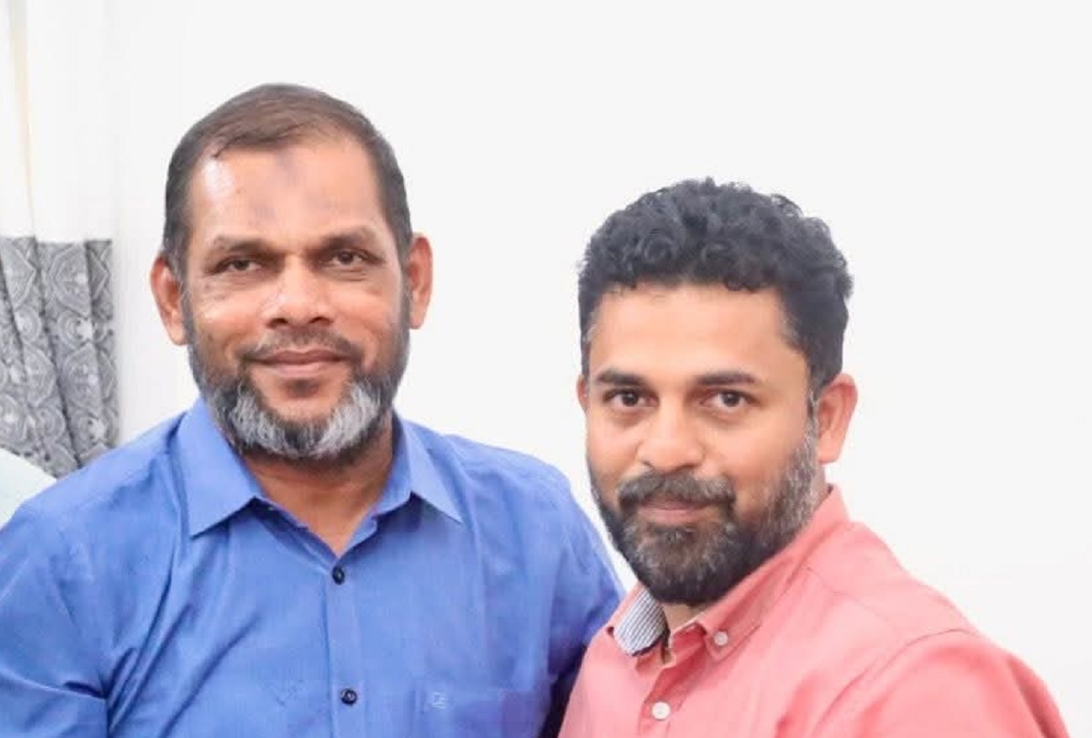 இரண்டு துருவங்கள் கடைசியில் ஒன்றாக இணைந்தது !