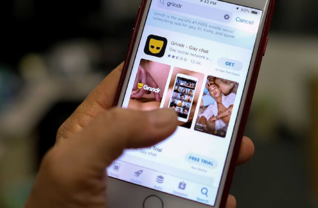 Grindr APPஆல் நடக்கும் கொடுமை: ஓரினச் சேர்கையில் தவிக்கும் தமிழ் நாடு !