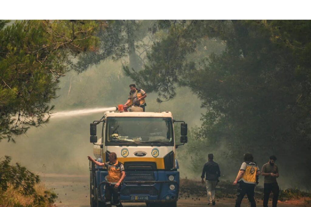 சிரியாவை சுட்டெரிக்கும் காட்டுத்தீ – புதிய அரசுக்கு முதல் பெரும் சவால்!