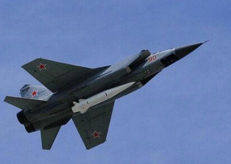 அணு குண்டு உள்ள ரஷ்ய விமானத்தை கடத்த முயன்றதா பிரிட்டன் ? பெரும் பதற்றம் !