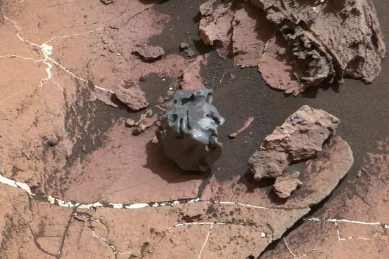 நாம் நினைத்ததை விடப் பெரிய மர்மங்கள்: செவ்வாய்க் கிரகத்தின் உட்புறத்தில்